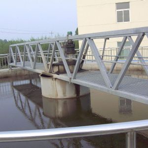 污泥池沉淀刮泥機(jī)裝置中心傳動刮泥機(jī)設(shè)備介紹